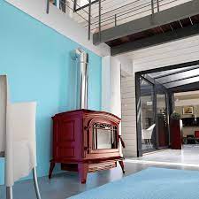 Купить Печь-камин Invicta Bradford красная эмаль в интерьере чугунная в Орше в Орше