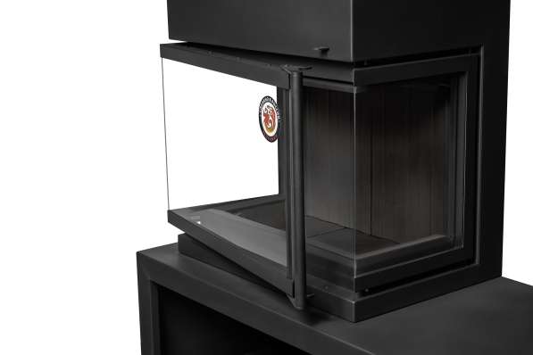 Камин МАДРИД на дровнике Гигант слева черный\белый шамот в Орше