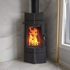 Печь-камин чугунный Invicta Chamane 14 в интерьере Амазонка бай фото  в Орше