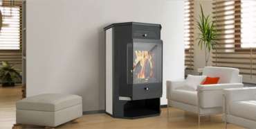 Стальной недорогой камин с дровницей Теплодар Румба фото в интерьере в Орше