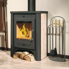 Стальной печь-камин Экокамин с плитой в интерьере фото в Орше