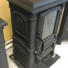 Печь-камин чугунный FireWay Bruno в интерьере чёрный Амазонка бай фото в Орше