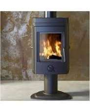 Печь-камин чугунный Invicta Mesnil в интерьере Амазонка бай фото в Орше