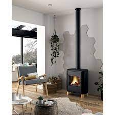 Печь-камин чугунный Invicta Carolo в интерьере Амазонка бай фото  в Орше