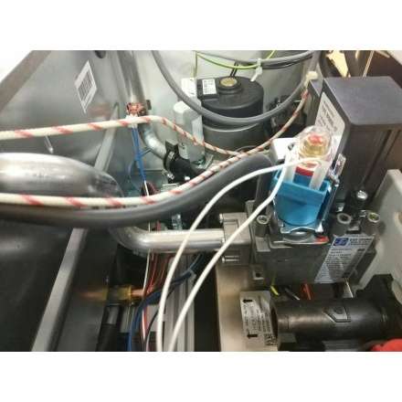 Газовый котел Ariston CARES X 18 FF NG в Орше